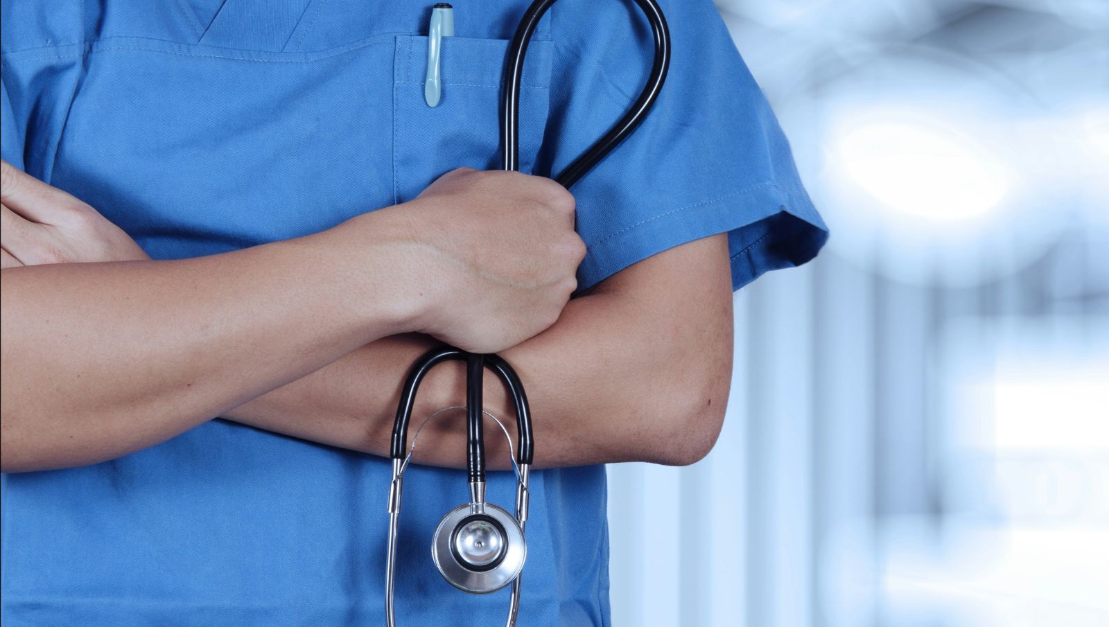 Physician in medical uniform who recommends approved medical cannabis forms in Alabama